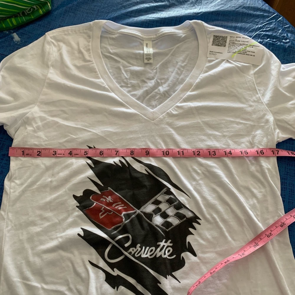 V-neck ladies t